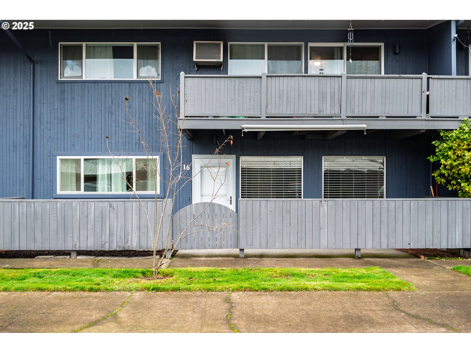 10090 Southwest Beaverton Hillsdale Highway, Unit 16 Beaverton, OR 97005 - Photo 39 of 39 a house view with a backyard space