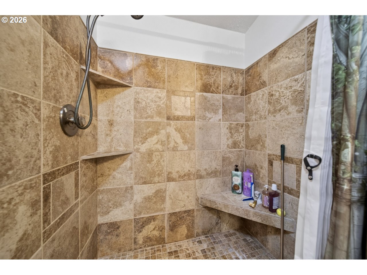 83239 North Pioneer Road Florence, OR 97439 - Photo 24 of 48 En Suite Bathroom