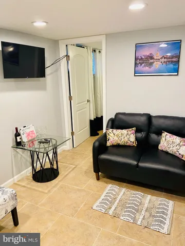 $1,800 | 113 Forrester Street Southwest, Unit B, Washington, DC 20032