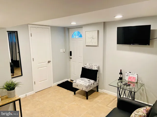 $1,800 | 113 Forrester Street Southwest, Unit B, Washington, DC 20032