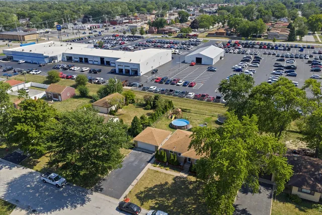 $207,999 | 2307 177th Street, Lansing, IL 60438