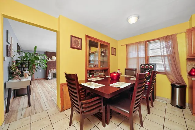 $207,999 | 2307 177th Street, Lansing, IL 60438