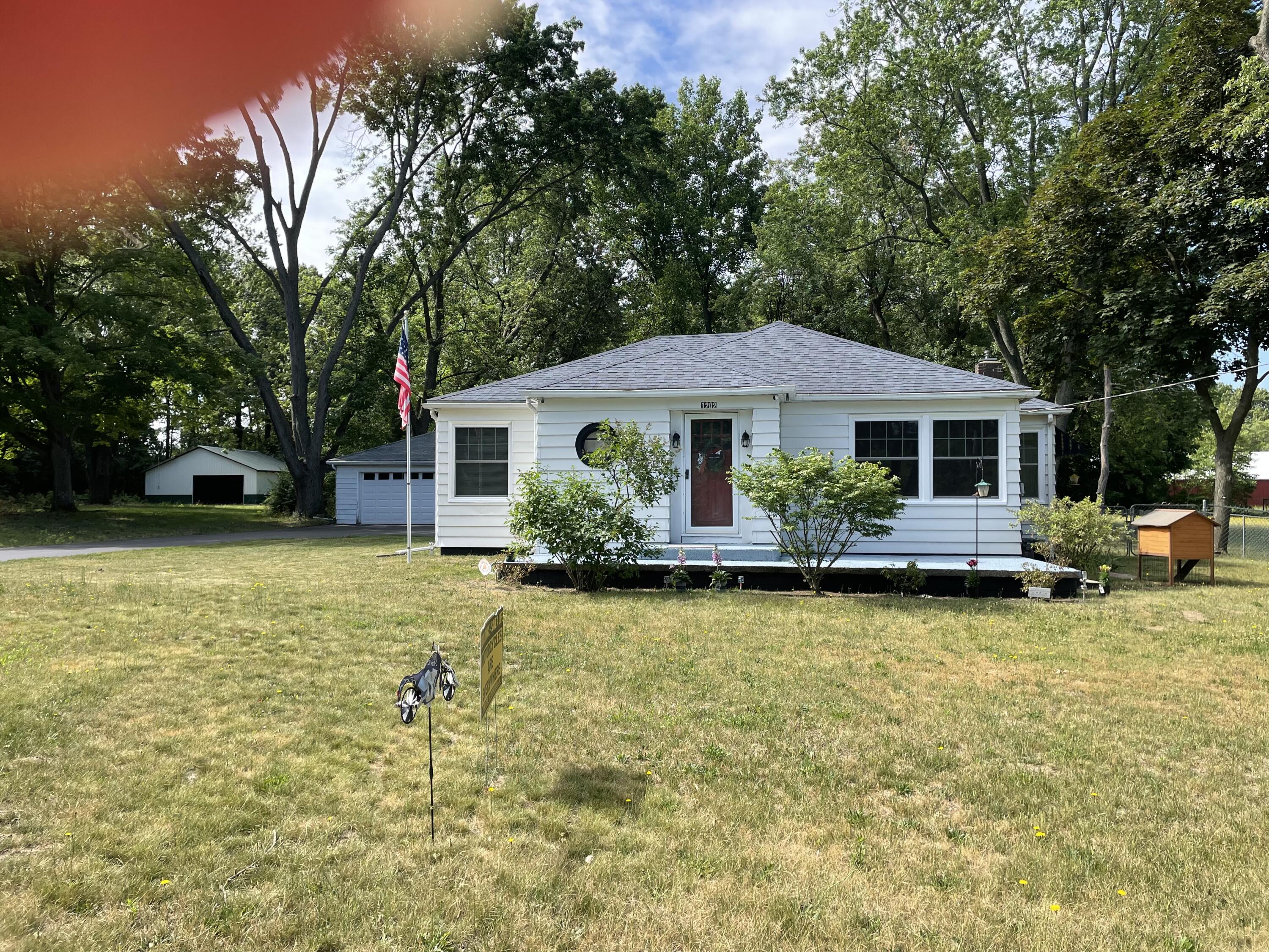 1202 Fulkerson Road Niles, MI 49120 - Photo 1 of 9 IMG_8647
