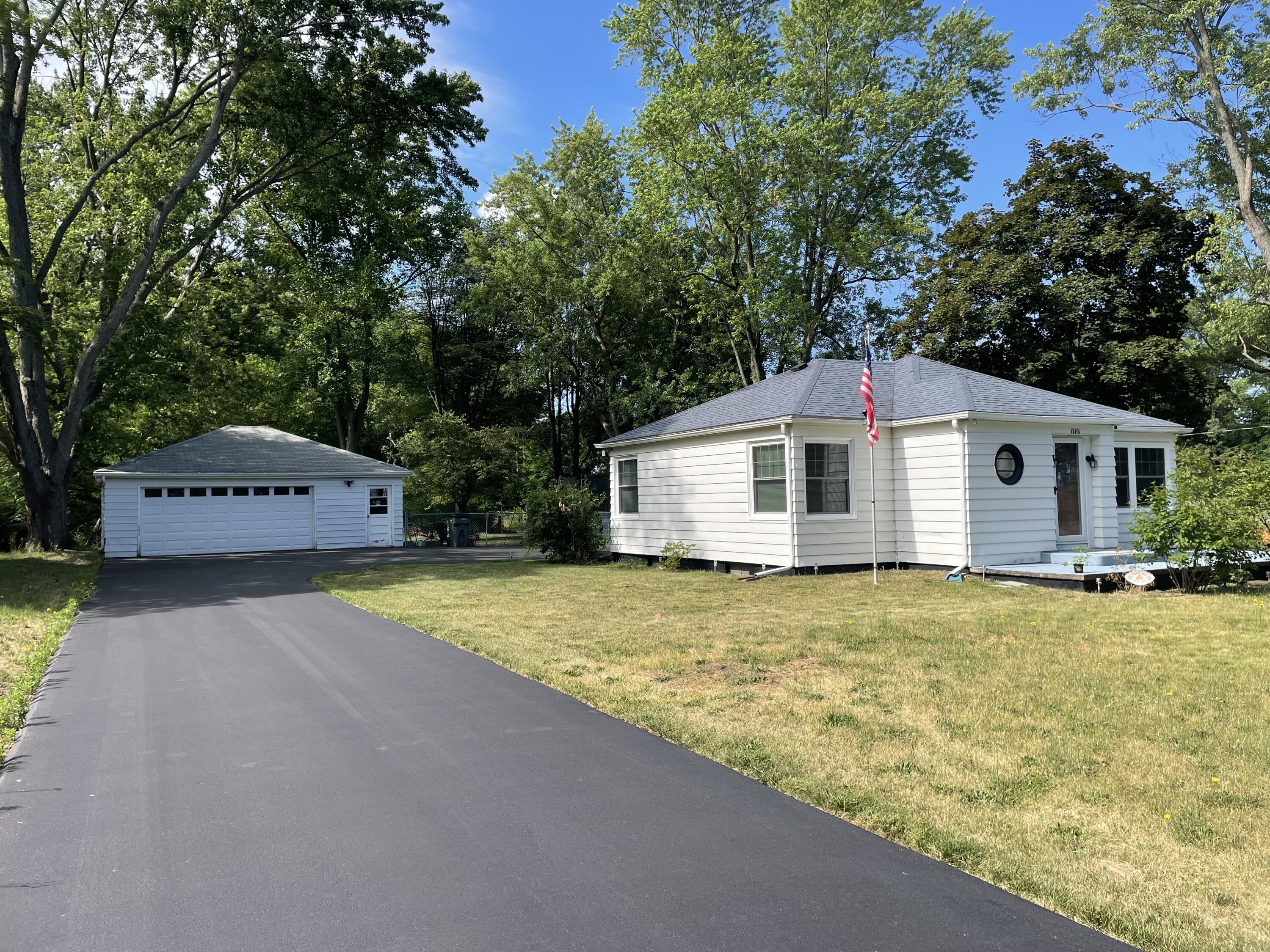1202 Fulkerson Road Niles, MI 49120 - Photo 2 of 9 IMG_8646