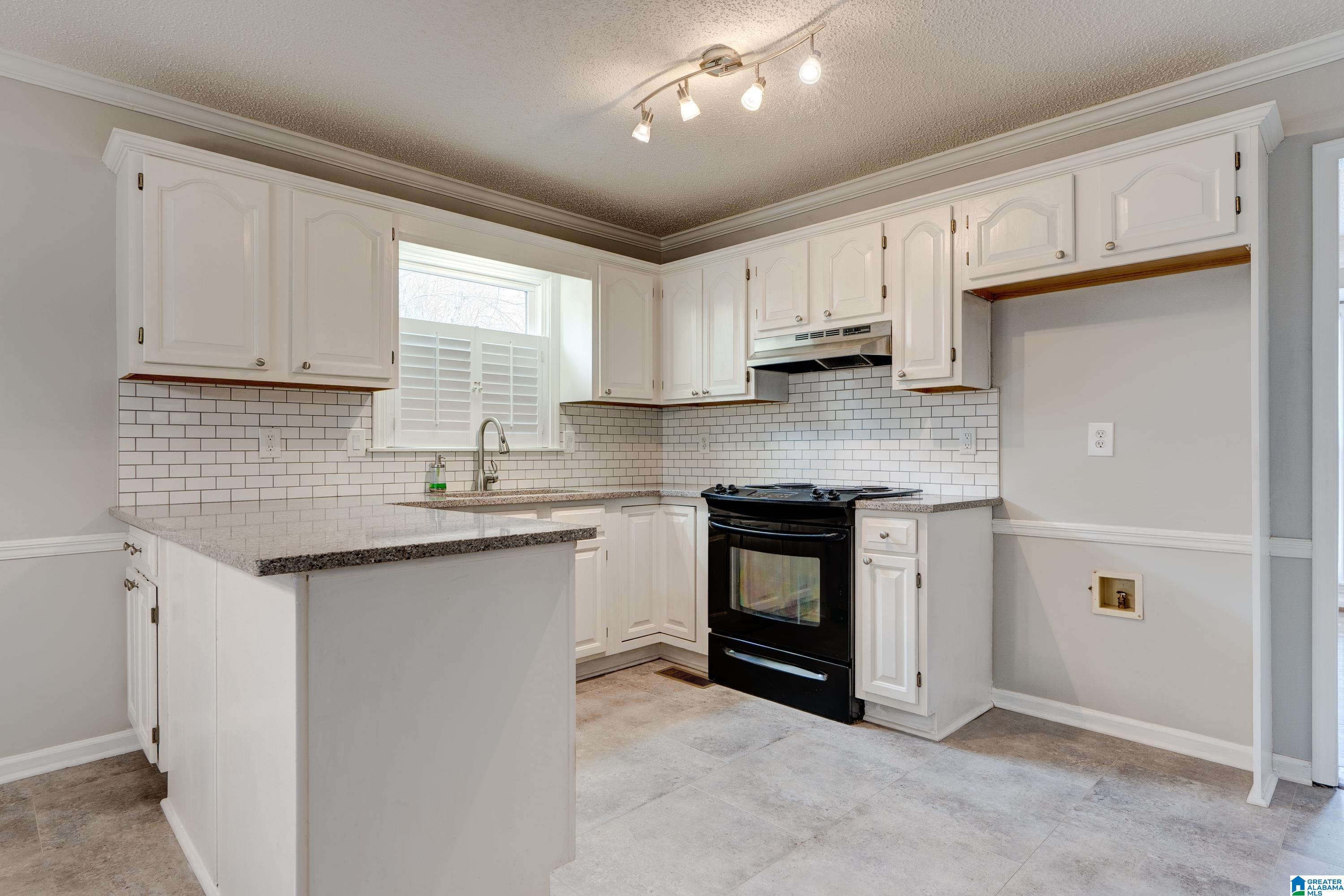 6049 Woodvale Road Helena, AL 35080 - Photo 10 of 46