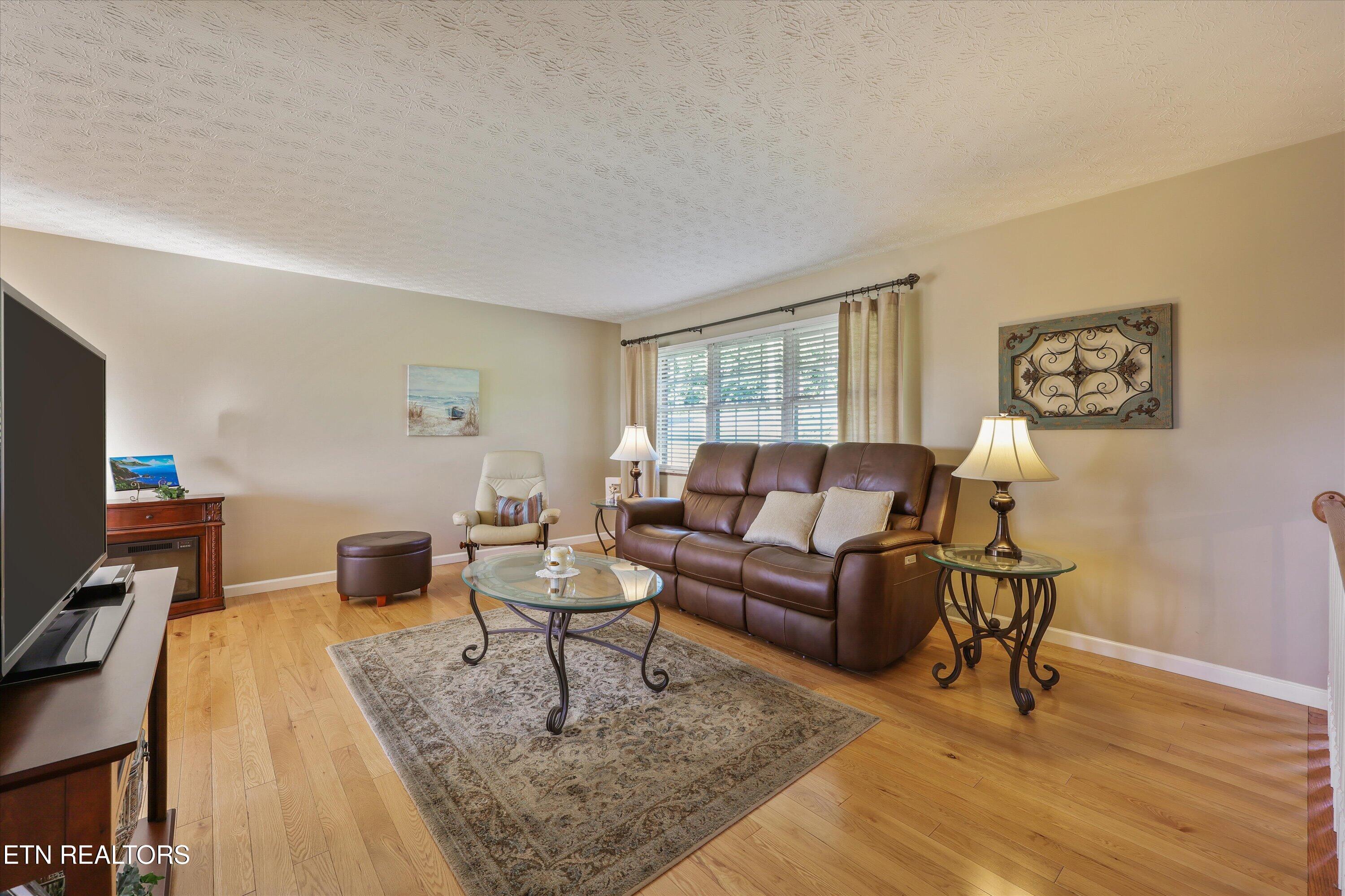 10404 Cobb Lane Mascot, TN 37806 - Photo 7 of 45 07-10404 Cobb Ln 08