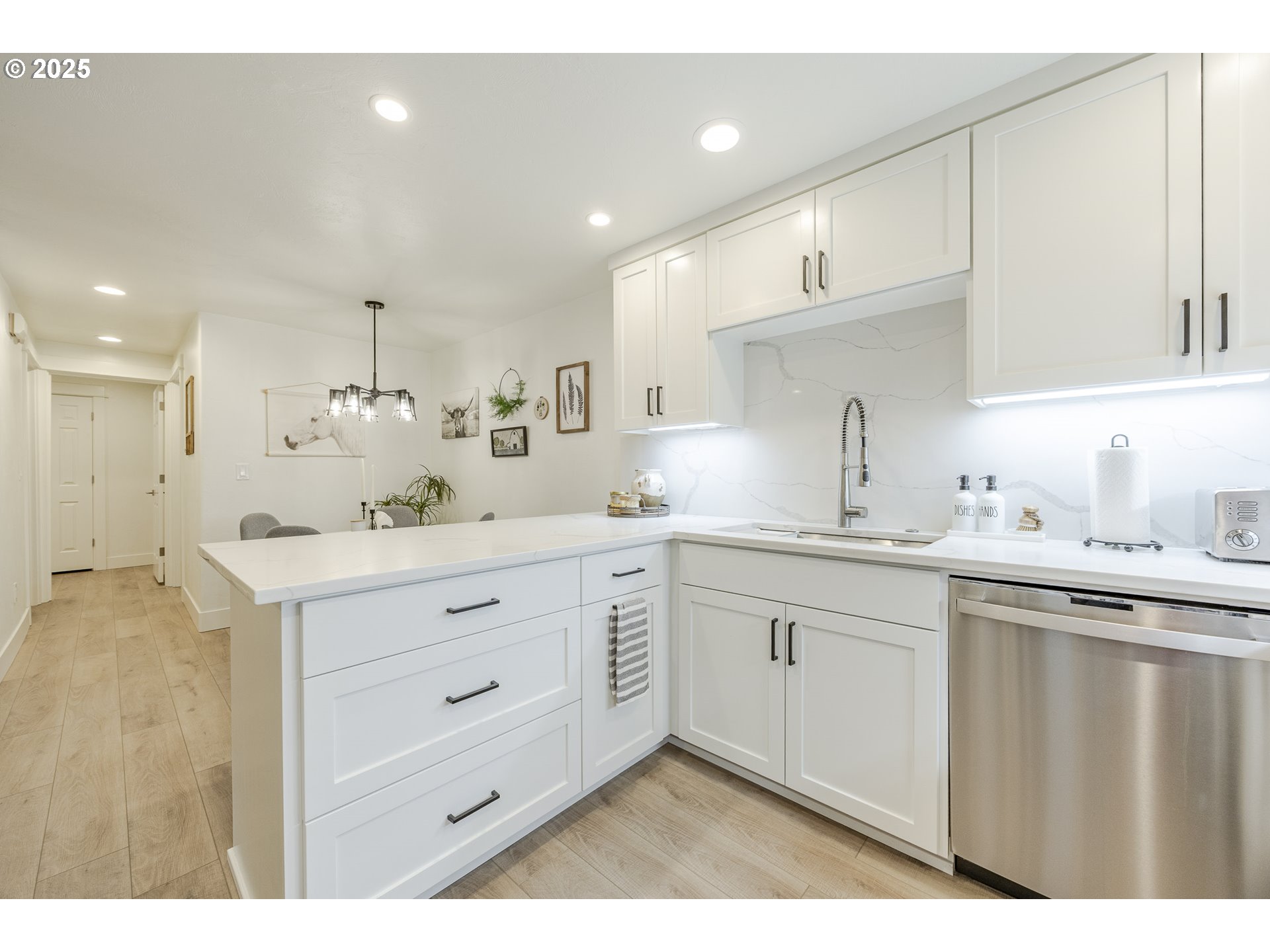 650 Harlow Road, Unit 209 Springfield, OR 97477 - Photo 17 of 36
