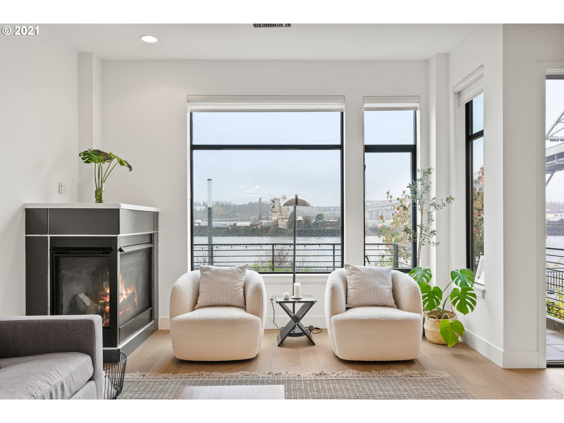 1608 Northwest Riverscape Street Portland, OR 97209 - Photo 5 of 26 Gallery Image 5