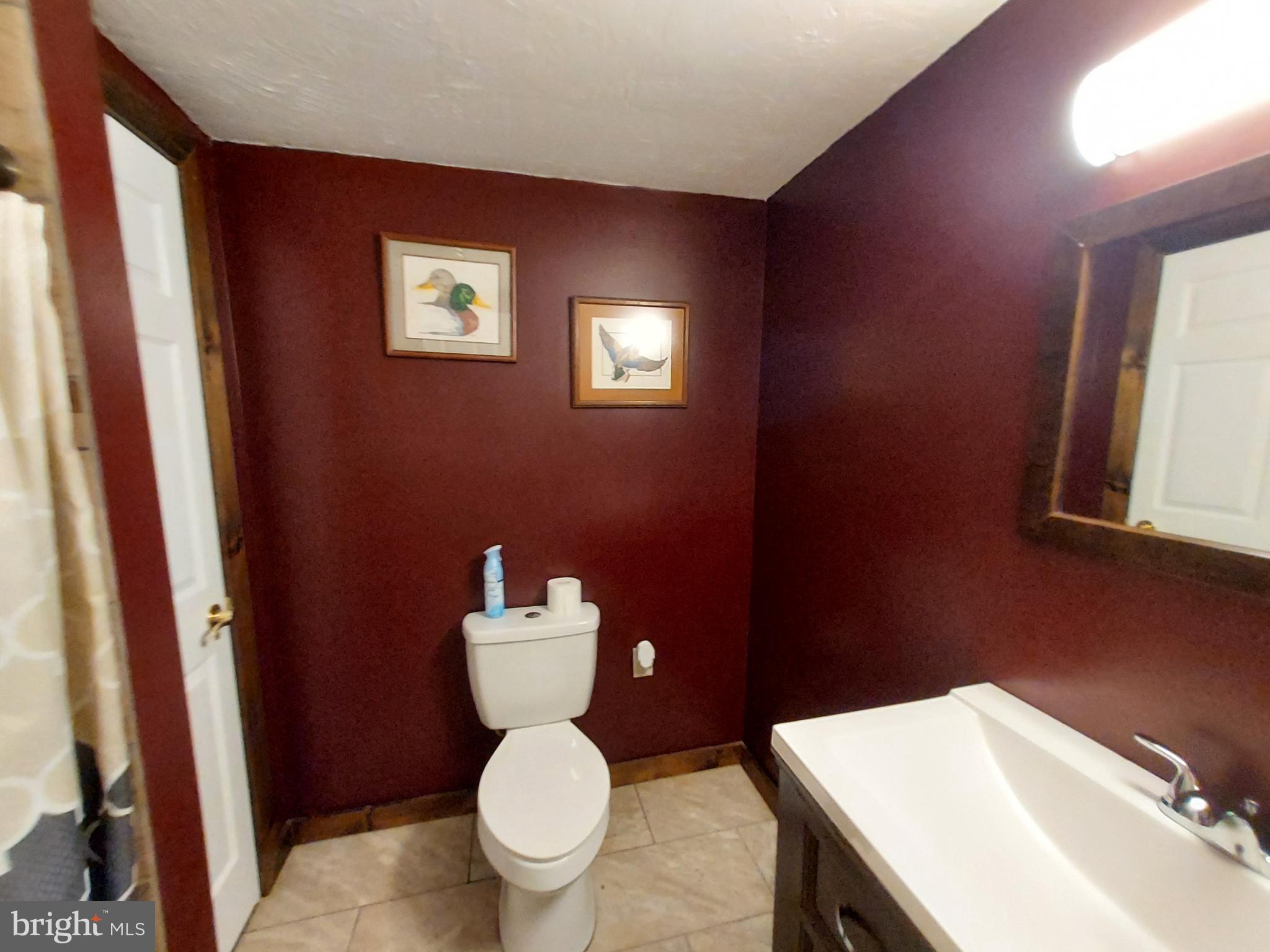 995 Bingaman Road Orrtanna, PA 17353 - Photo 28 of 37 Full Bath