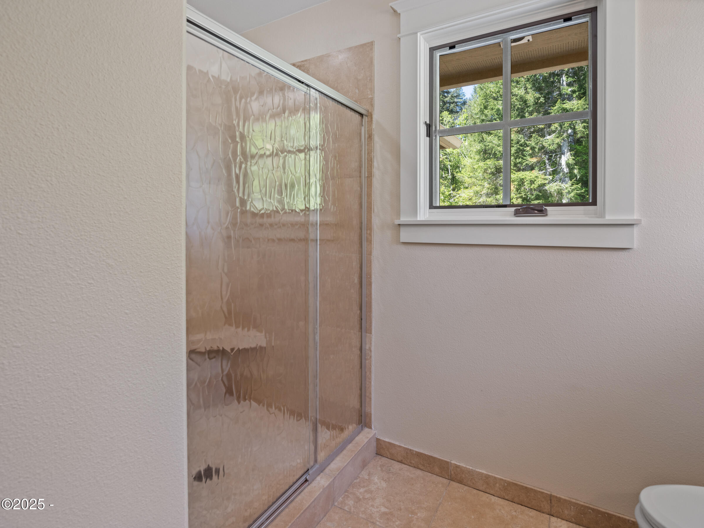 245 Olalla Road Toledo, OR 97391 - Photo 24 of 47 Tile Shower
