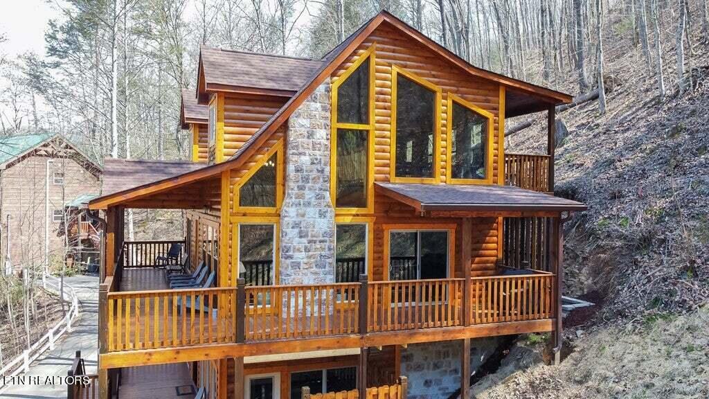 1727 Pulaski Lane Sevierville, TN 37862 - Photo 2 of 53 3