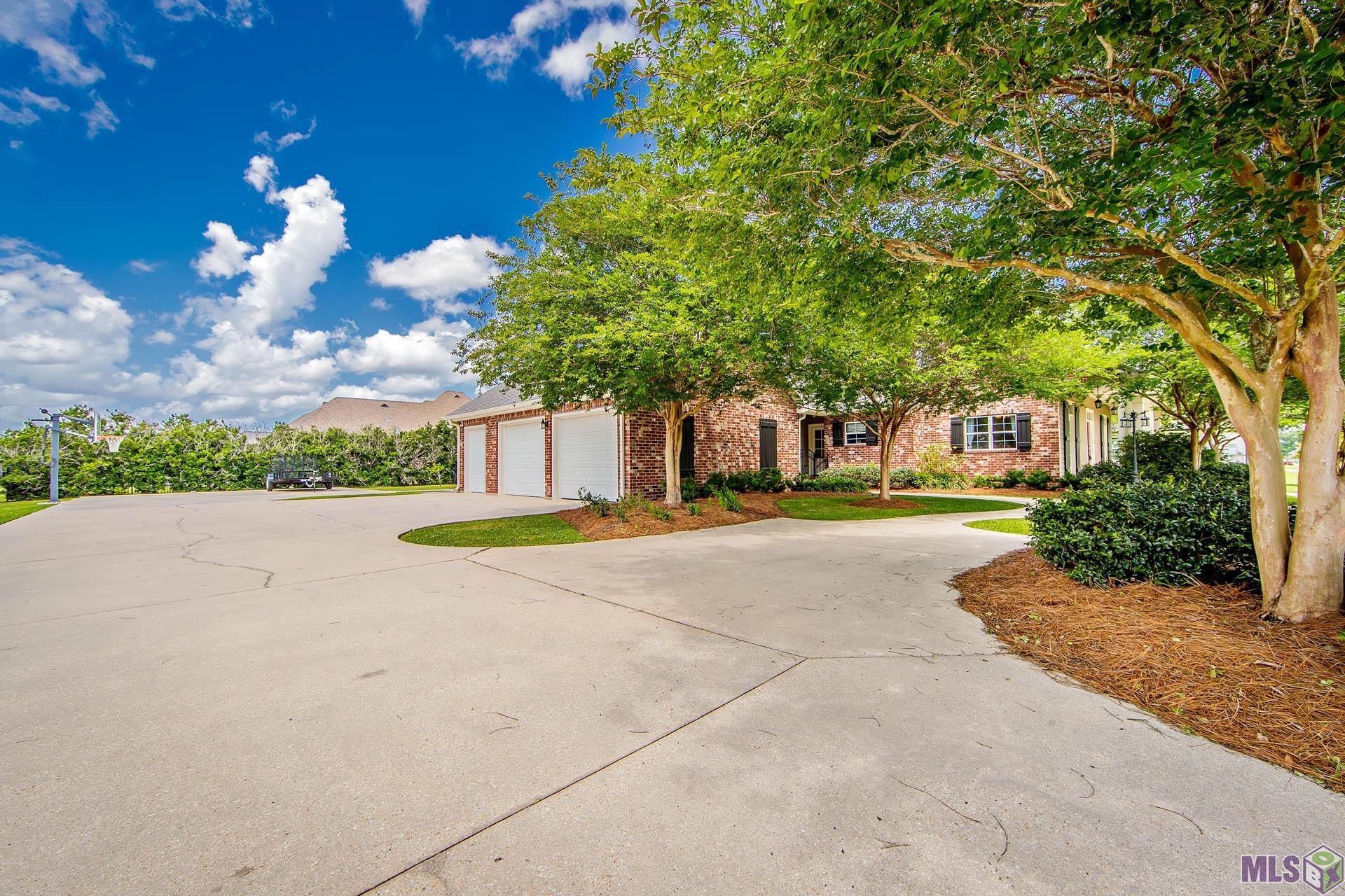 208 Rue De Levert Raceland, LA 70394 - Photo 4 of 29