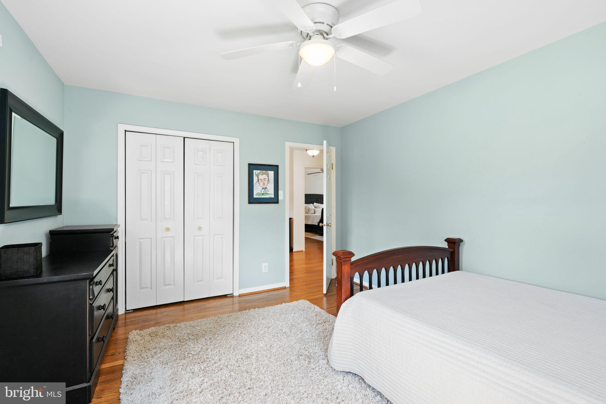 320 Warwick Road Haddonfield, NJ 08033 - Photo 27 of 41 a bedroom with a bed and a television