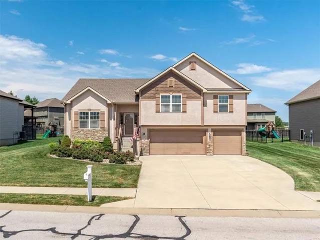 $473,000 | 17120 Northwest 133rd Street, Platte City, MO 64079