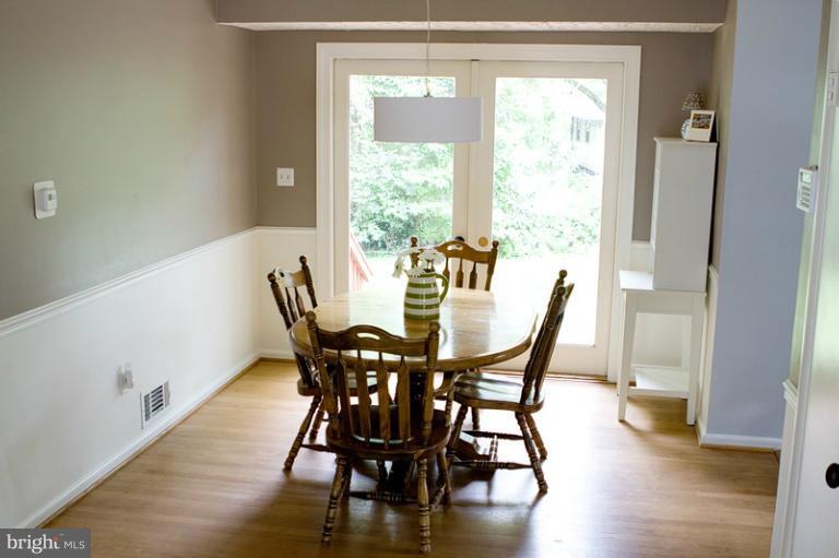 404 Marshall Road Southwest Vienna, VA 22180 - Photo 2 of 18 Dining Room