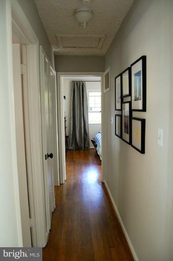 404 Marshall Road Southwest Vienna, VA 22180 - Photo 14 of 18 Hallway