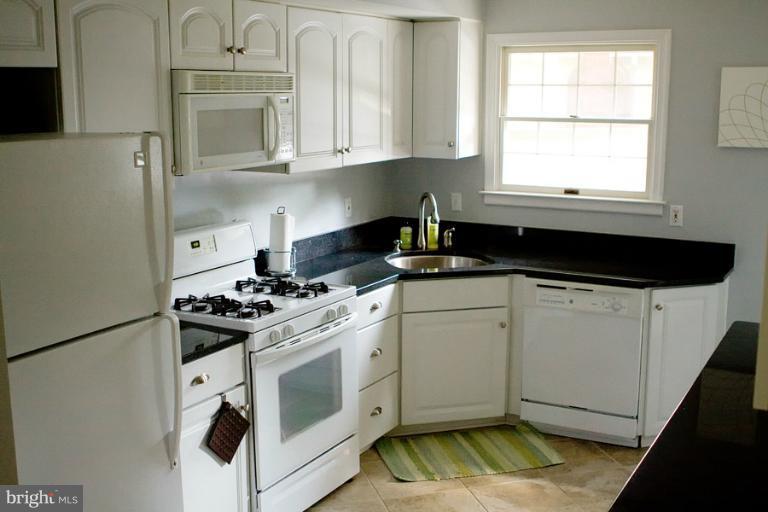 404 Marshall Road Southwest Vienna, VA 22180 - Photo 10 of 18 Kitchen