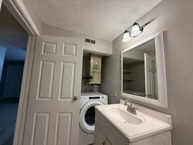 $1,975 | 34 Walden Drive, Unit 3, Natick, MA 01760