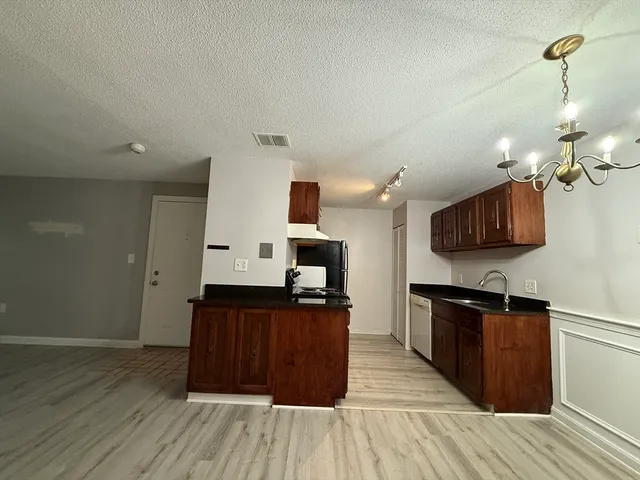 $1,975 | 34 Walden Drive, Unit 3, Natick, MA 01760