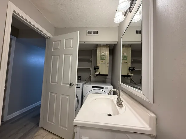 $1,975 | 34 Walden Drive, Unit 3, Natick, MA 01760