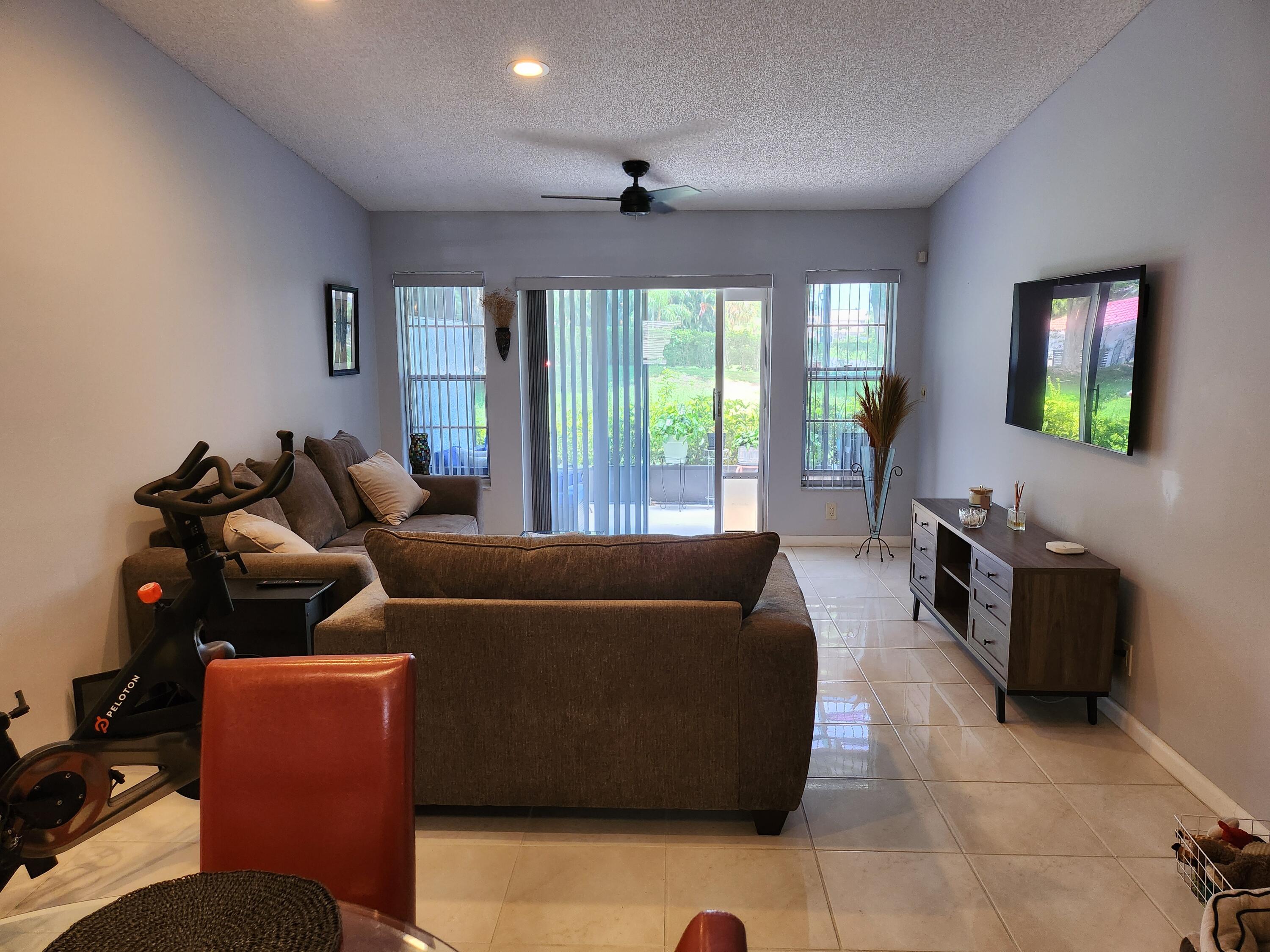 8951 Sunnywood Place Boca Raton, FL 33496 - Photo 13 of 47 8951 SUNNYWOOD PL Boca living room6