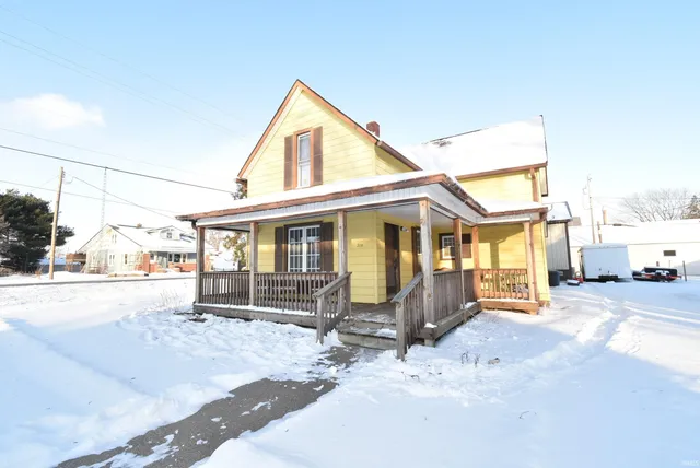 $195,000 | 215 North Adams Street, Boswell, IN 47921