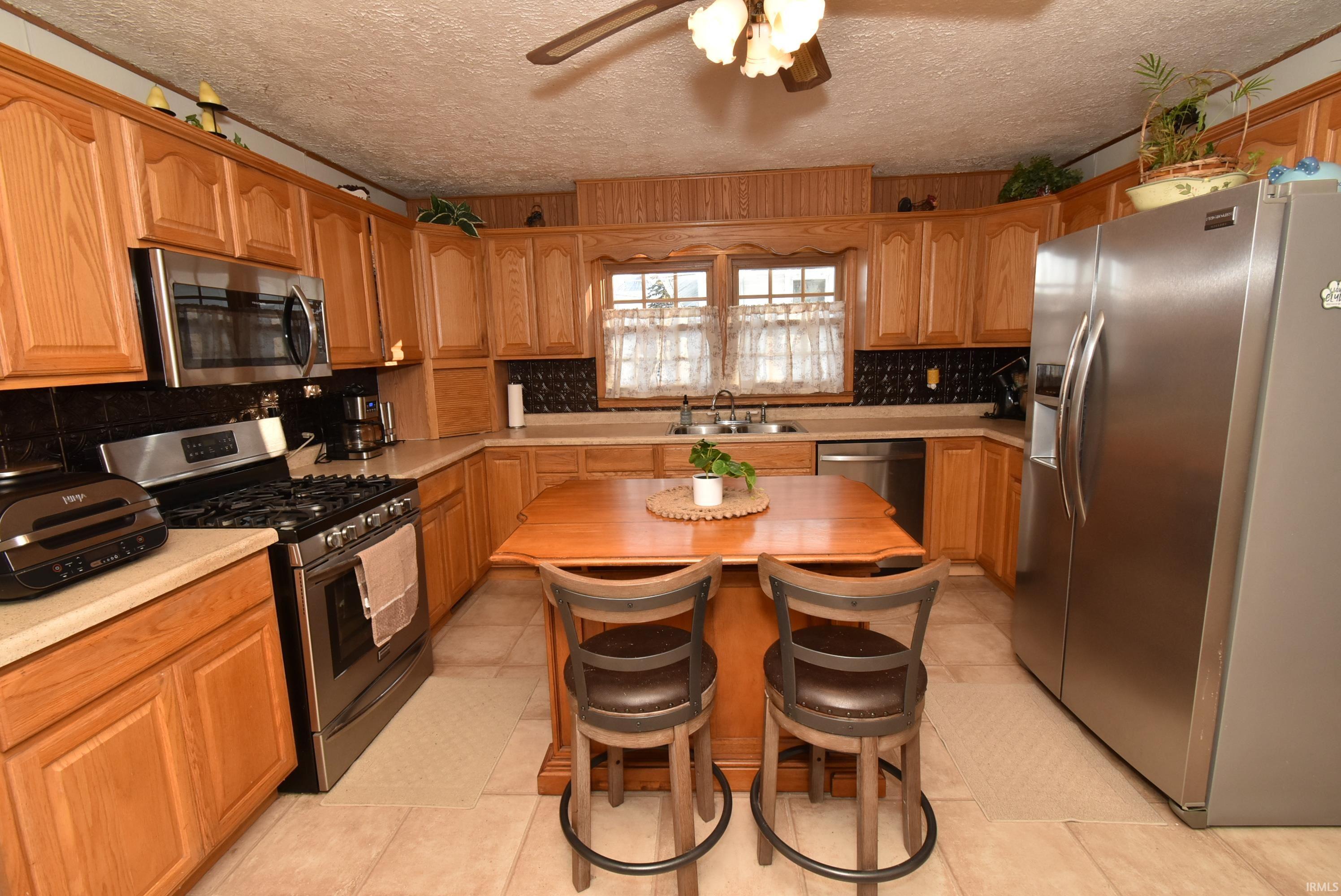 215 North Adams Street Boswell, IN 47921 - Photo 9 of 32