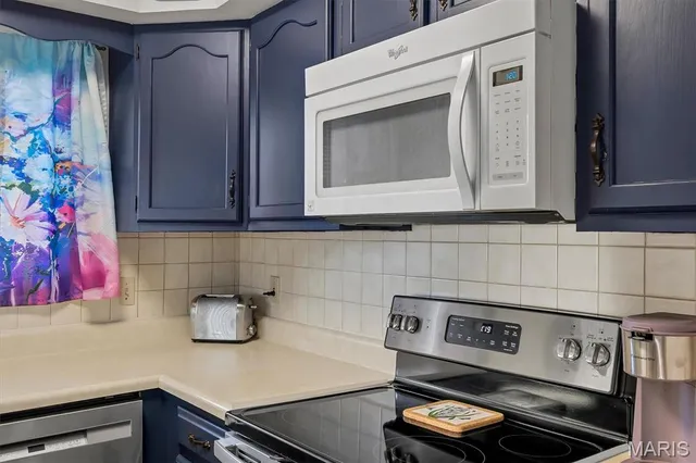 $195,000 | 5186 Hollow Wood Court, Unit B, St. Louis, MO 63128