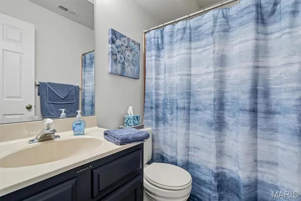 $189,000 | 5186 Hollow Wood Court, Unit B, St. Louis, MO 63128