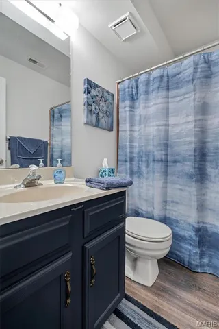 $195,000 | 5186 Hollow Wood Court, Unit B, St. Louis, MO 63128