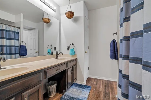 $195,000 | 5186 Hollow Wood Court, Unit B, St. Louis, MO 63128