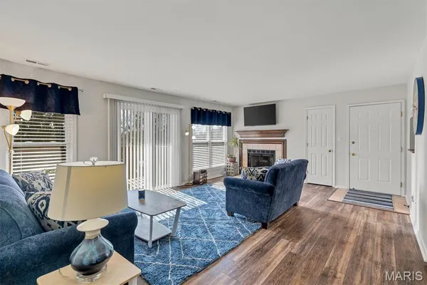 $189,000 | 5186 Hollow Wood Court, Unit B, St. Louis, MO 63128