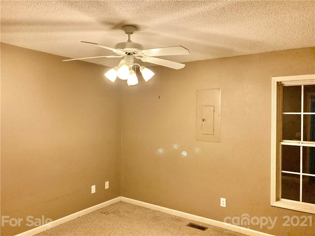 5721 Lee Cline Road, Unit 2 Conover, NC 28613 - Photo 9 of 12 Gallery Image 9