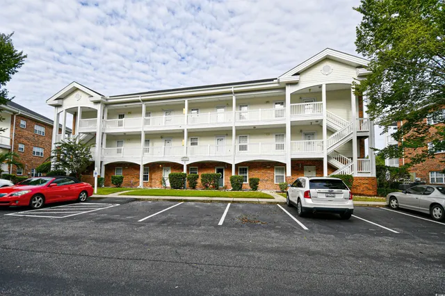 $169,900 | 3923 Gladiola Court, Unit 301, Myrtle Beach, SC 29588