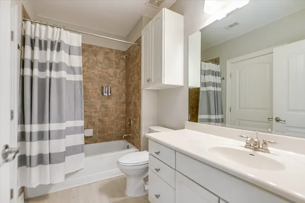 $685,000 | 1000 The Cape, Unit 33, Horseshoe Bay, TX 78657