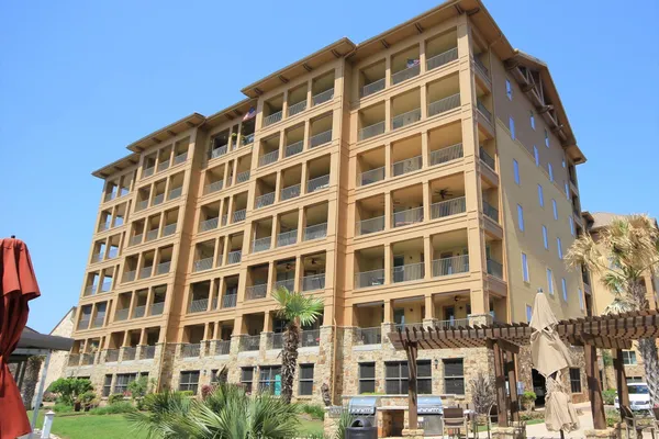 $685,000 | 1000 The Cape, Unit 33, Horseshoe Bay, TX 78657