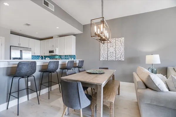 $685,000 | 1000 The Cape, Unit 33, Horseshoe Bay, TX 78657
