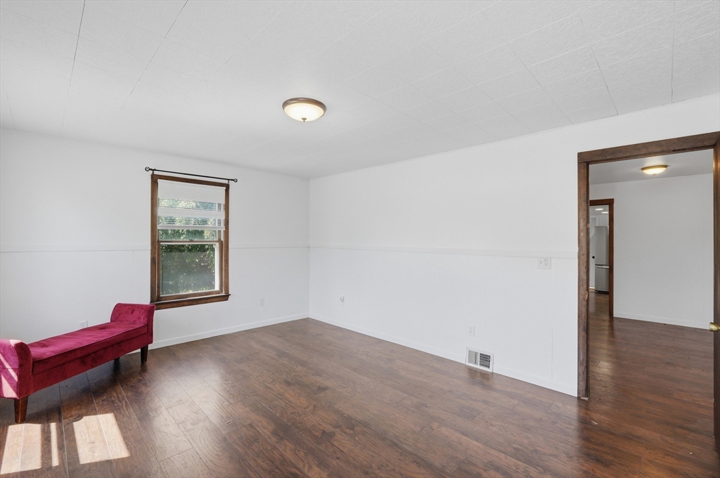 28 Shepard Street Westfield, MA 01085 - Photo 25 of 37