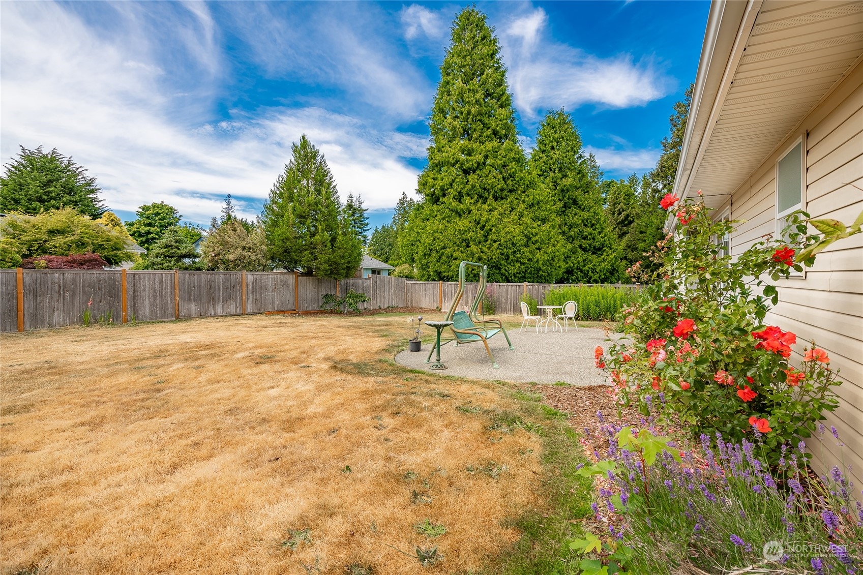 8087 Kispiox Road Blaine, WA 98230 - Photo 33 of 37 a swimming pool with wooden fence
