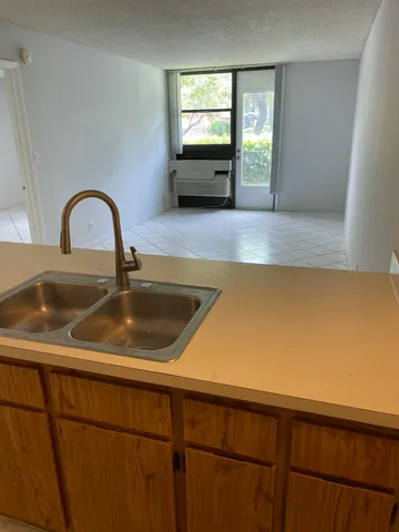 $1,375 | 2771 Riverside Drive, Unit 113A, Coral Springs, FL 33065