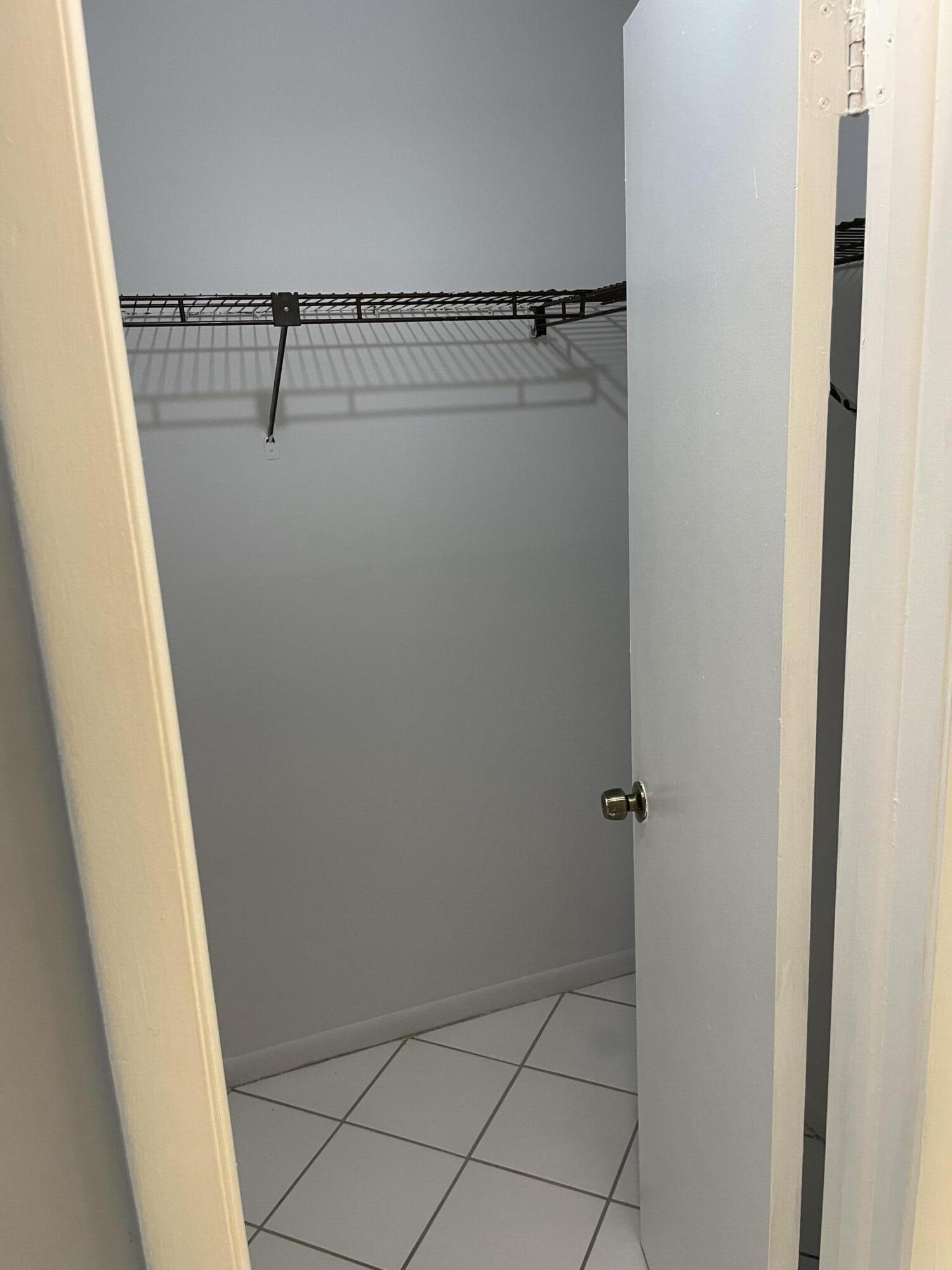 2771 Riverside Drive, Unit 113A Coral Springs, FL 33065 - Photo 6 of 8 a view of bathroom