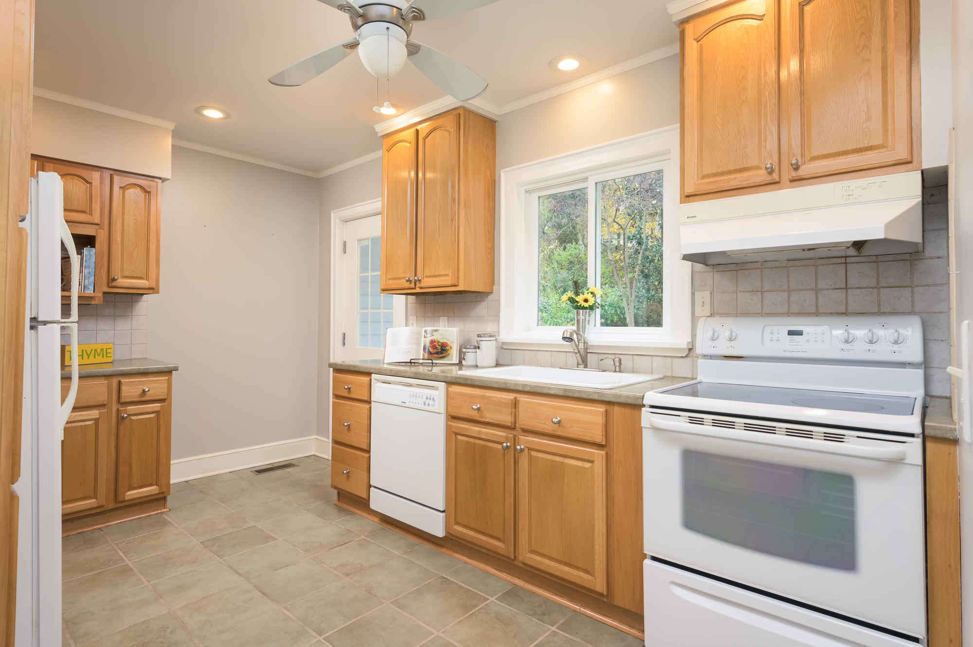 204 Gillespie Road Chattanooga, TN 37411 - Photo 17 of 36 204_Gillespie_Rd_21