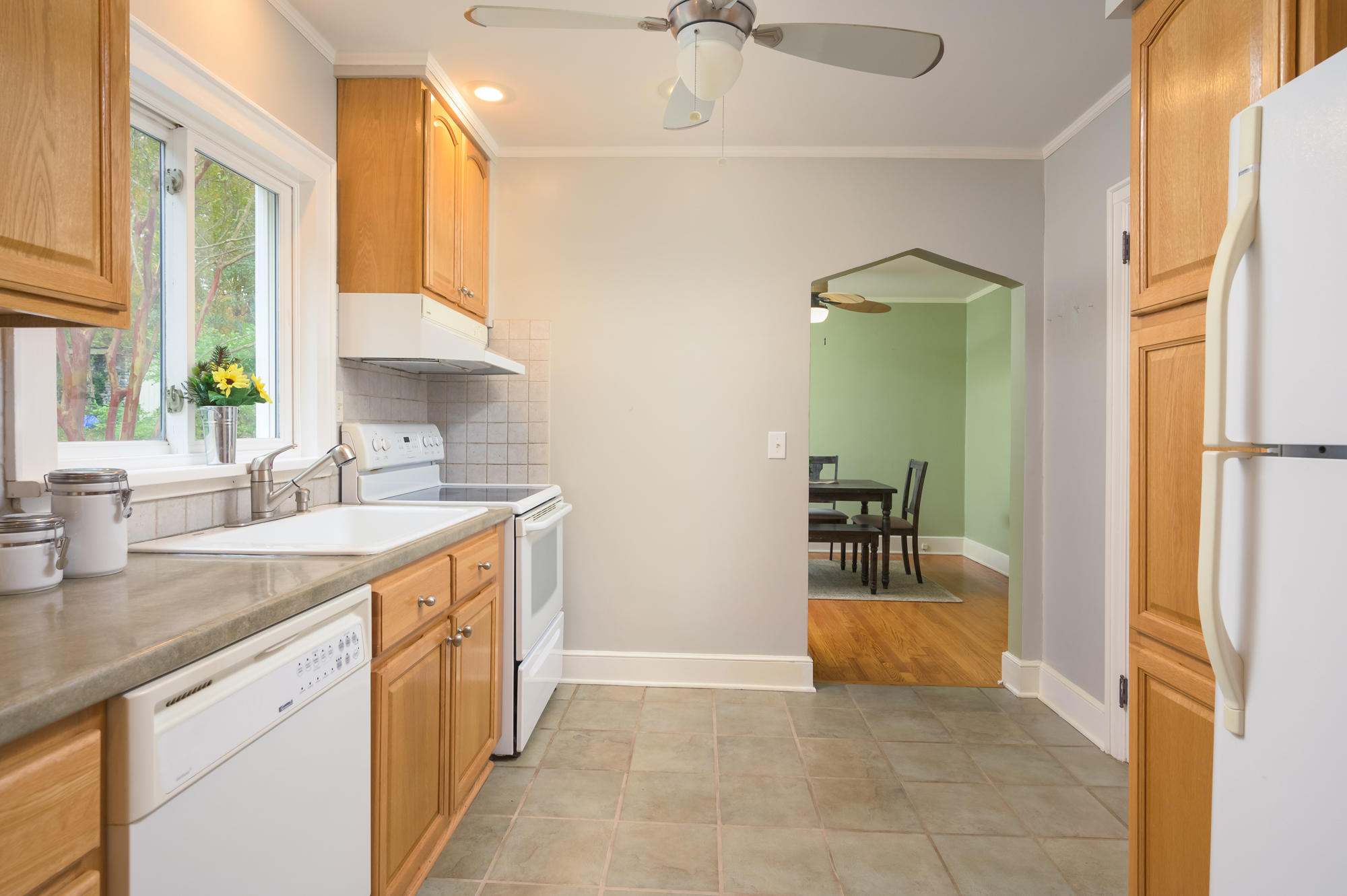 204 Gillespie Road Chattanooga, TN 37411 - Photo 4 of 36 204_Gillespie_Rd_23