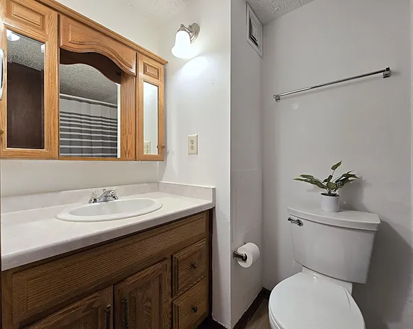 $179,900 | 1522 Big Bend Road, Unit G, Waukesha, WI 53189