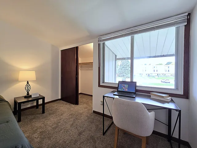 $179,900 | 1522 Big Bend Road, Unit G, Waukesha, WI 53189