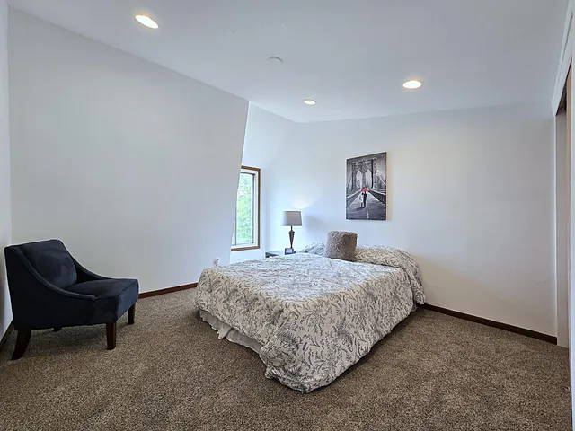 $179,900 | 1522 Big Bend Road, Unit G, Waukesha, WI 53189