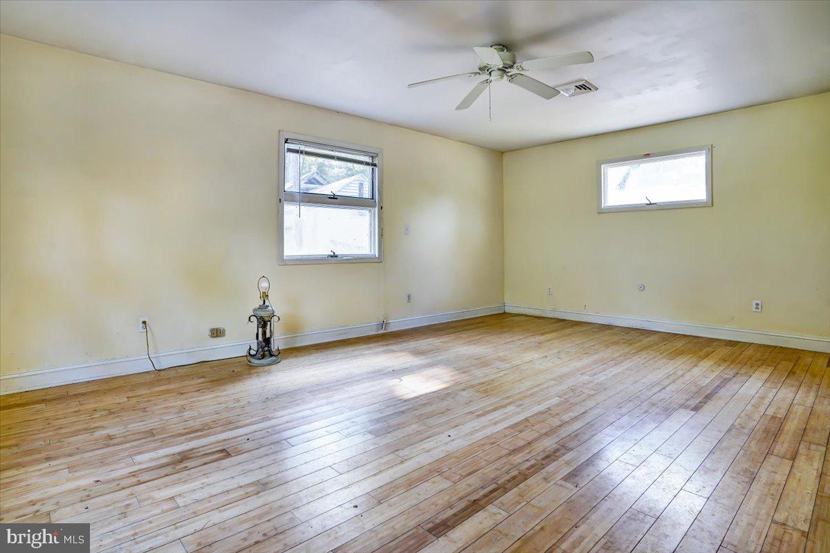 49 Nursery Road Titusville, NJ 08560 - Photo 18 of 51 Master bedroom