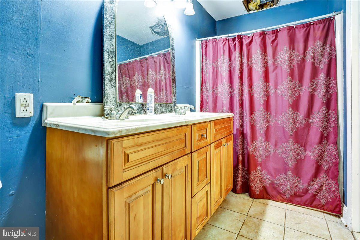 49 Nursery Road Titusville, NJ 08560 - Photo 21 of 51 Master bathroom