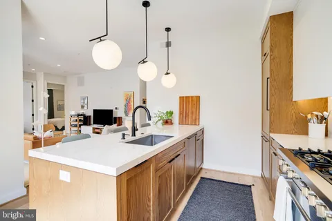 $949,000 | 2525 Pennsylvania Avenue Northwest, Unit 204, Washington, DC 20037