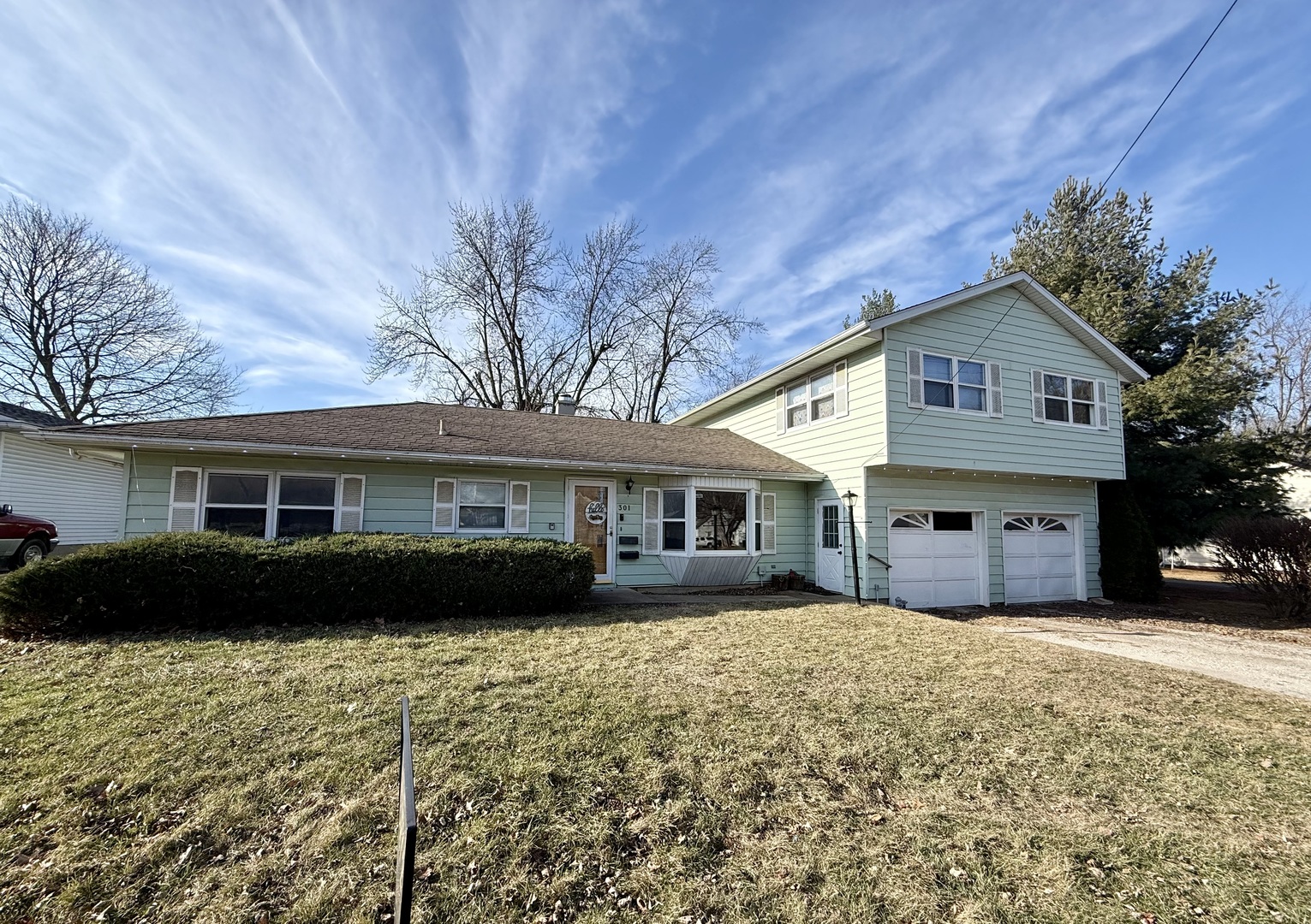301 South Walnut Street Clinton, IL 61727 - Photo 1 of 27